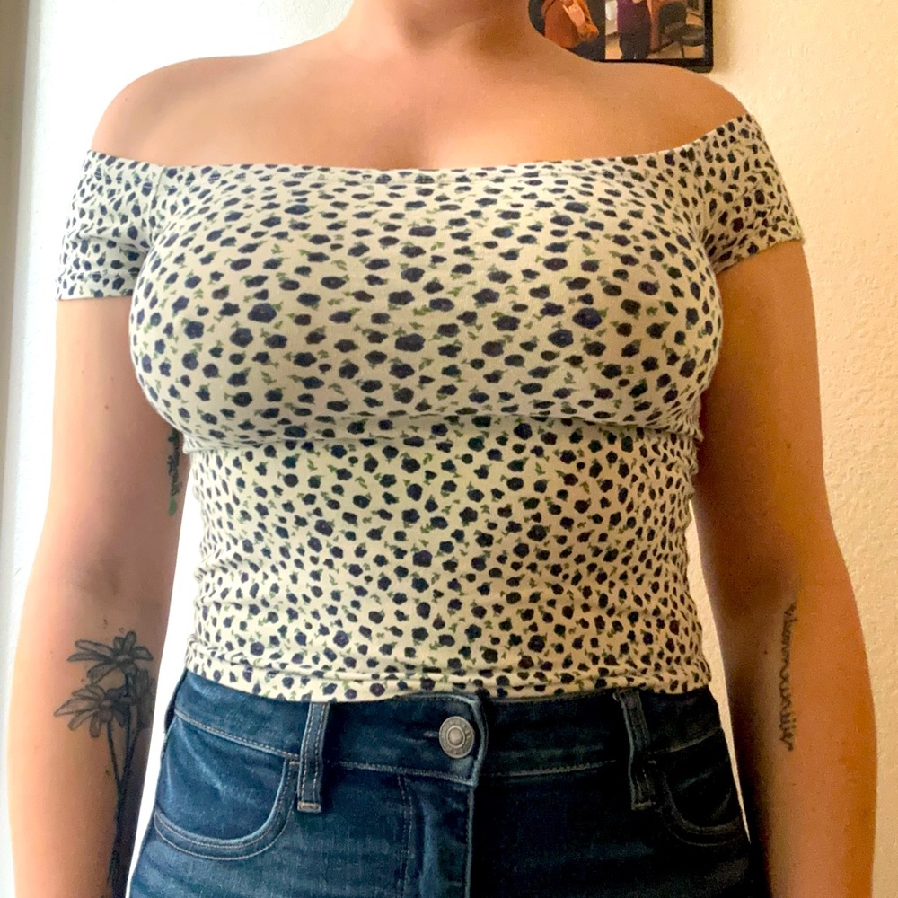 Flower patterned crop top, sleeveless